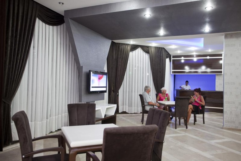 Monte Carlo Hotel - Снимка 7