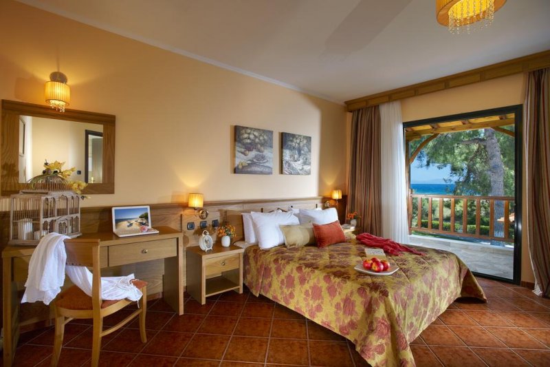 Blue Dolphin Hotel - Снимка 11