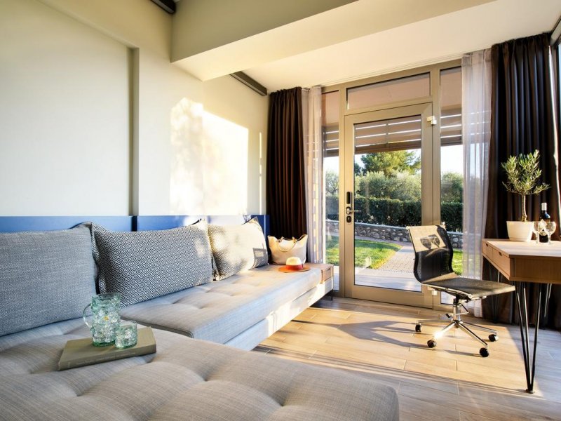 Blue Dolphin Hotel - Снимка 3