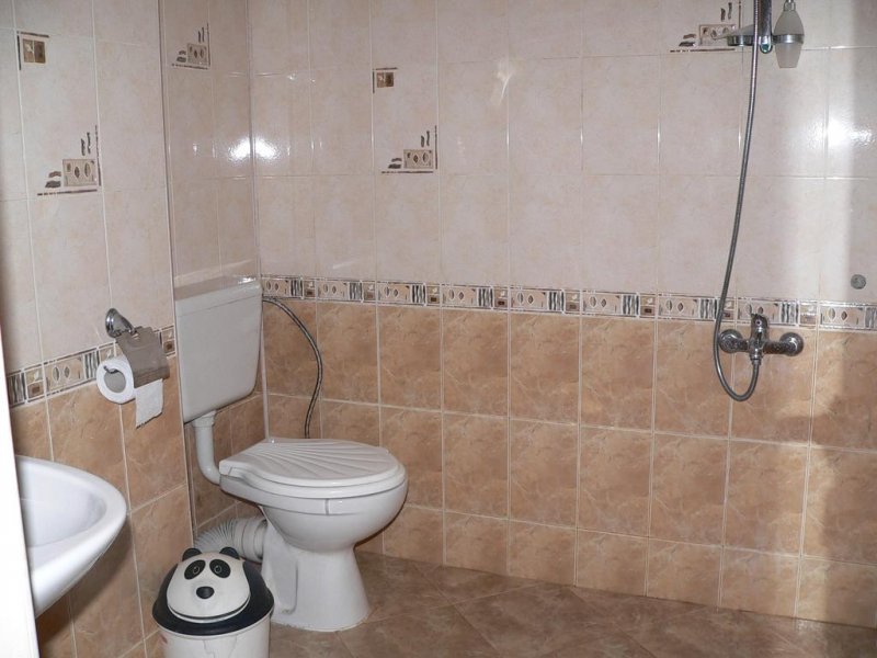 Къща за гости Памир - Снимка 9