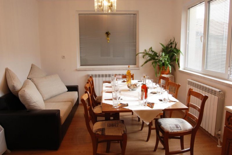 Къща за гости Памир - Снимка 2