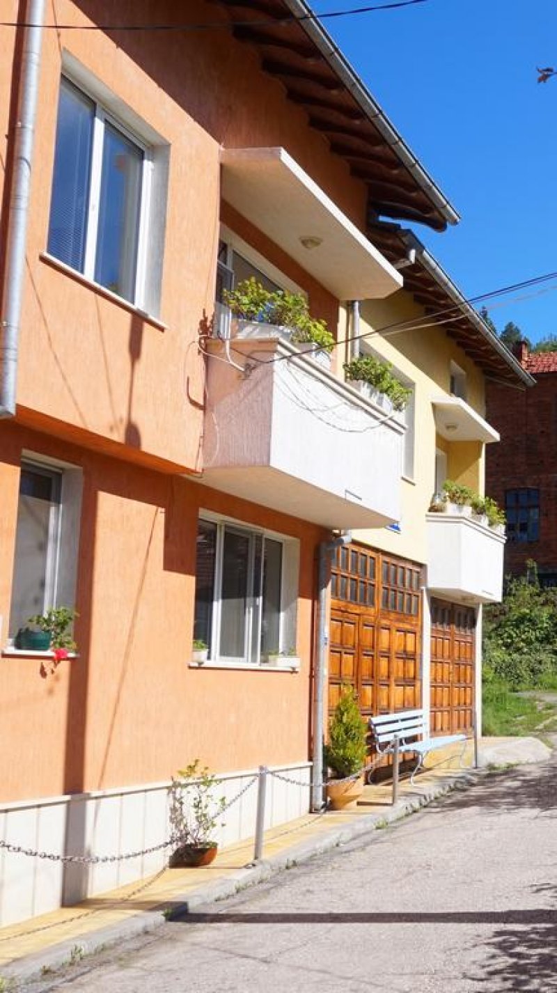 Къща за гости Памир - Снимка 8