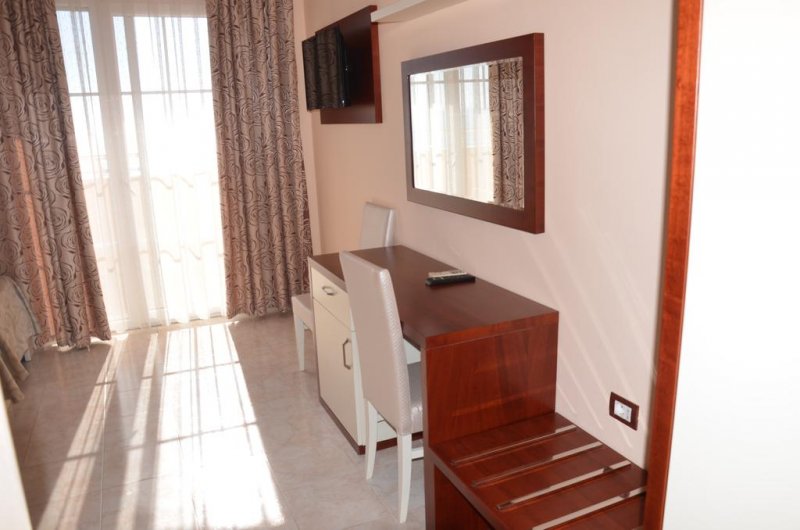 Hotel Virginia - Снимка 1