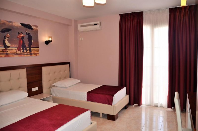 Hotel Virginia - Снимка 2