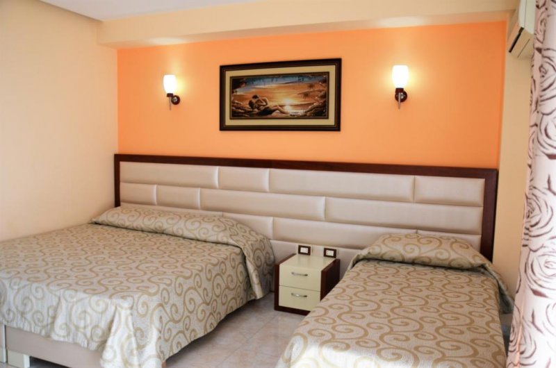 Hotel Virginia - Снимка 10