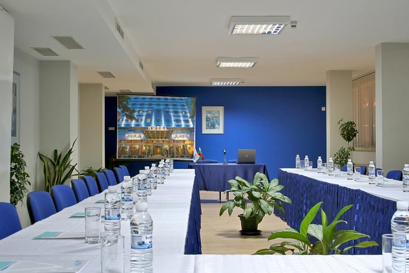 Aqua Hotel - Снимка 1