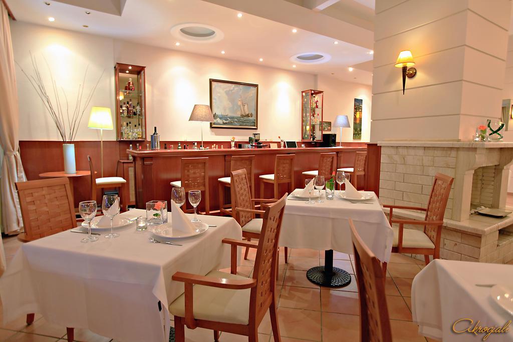 Ранни записвания: 5 нощувки със закуски и вечери в Akrogiali Exclusive Hotel 3*, Халкидики, Гърция през Юни! - Снимка 19
