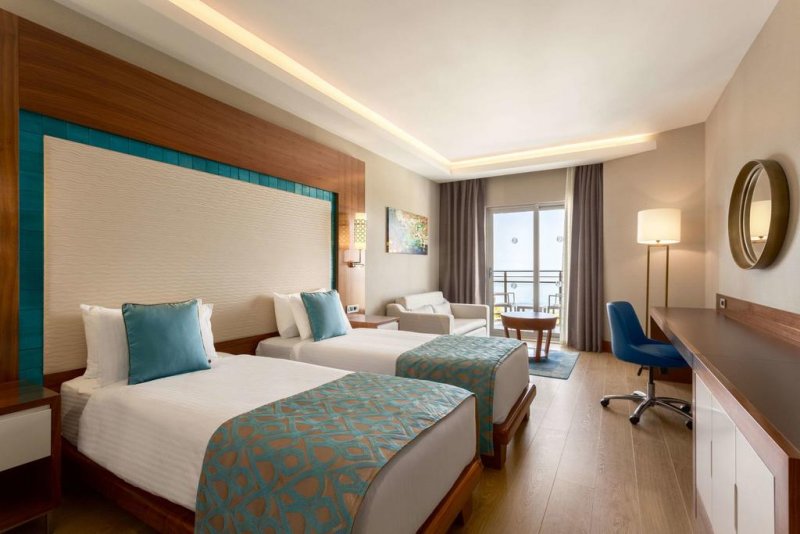 Ramada Resort Kusadasi & Golf - Снимка 1
