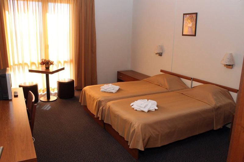 Хотелски Комплекс ЛОНГОЗ - Снимка 5