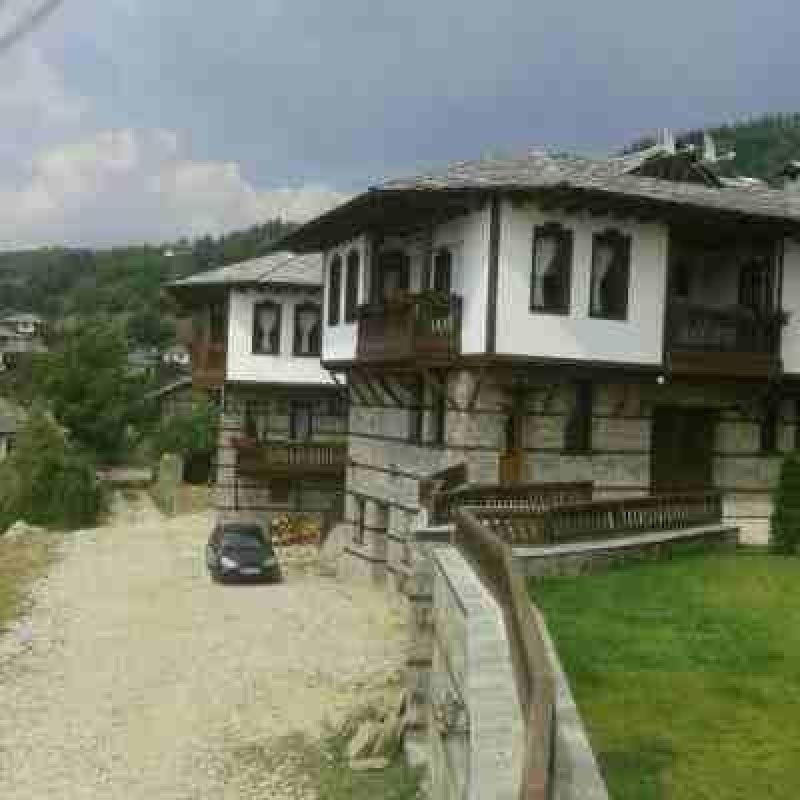 Комплекс Лещенски перли - Снимка 0