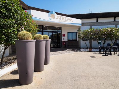 Athena Resort - Снимка 1