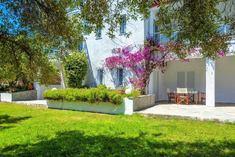 Xenios Faros Apartments - Снимка 2