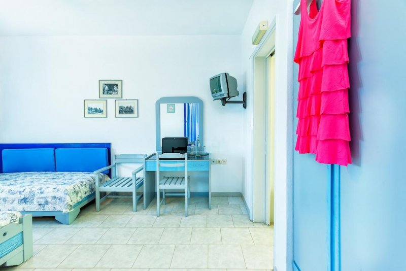 Xenios Faros Apartments - Снимка 1