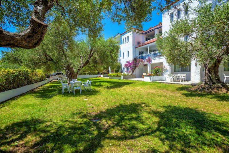 Xenios Faros Apartments - Снимка 2