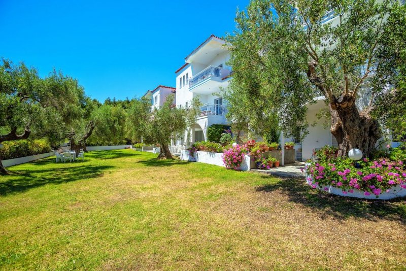 Xenios Faros Apartments - Снимка 1