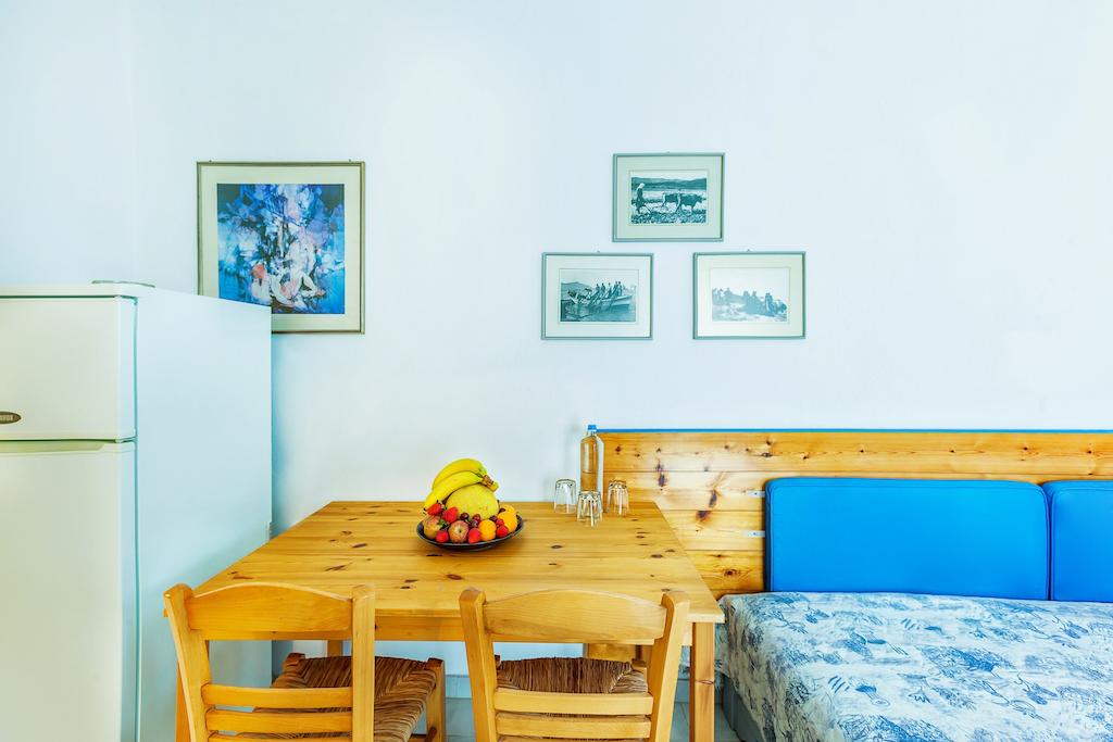 От 28.04 до 08.06 на 100 м. от плажа в Посиди, Халкидики! Нощувка на човек със закускa и вечеря във Faros Apartments, Гърция! - Снимка 18