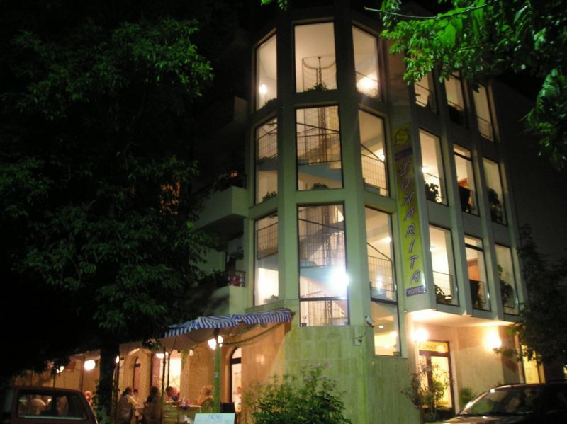  Семеен Хотел Зонарита - Снимка 2