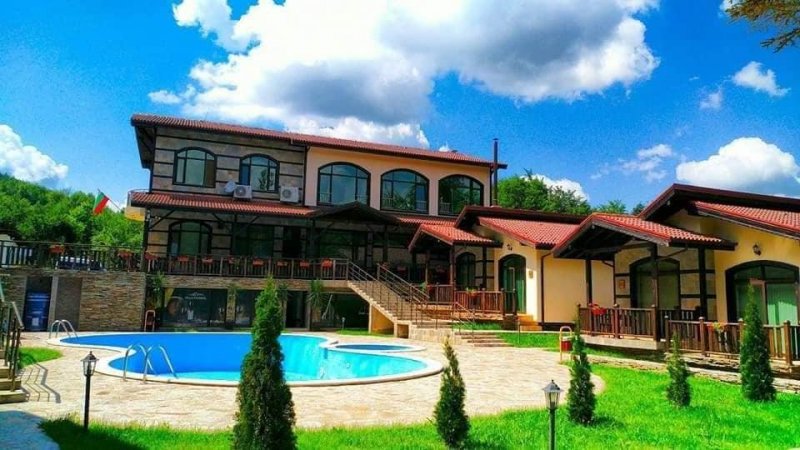 Комплекс Тодорини кукли - Снимка 0