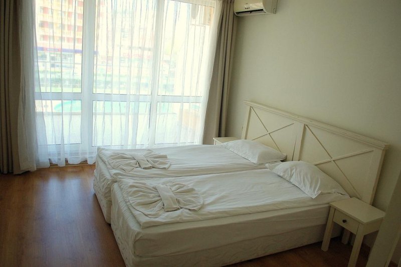 Апартхотел Флорес Парк - Снимка 8