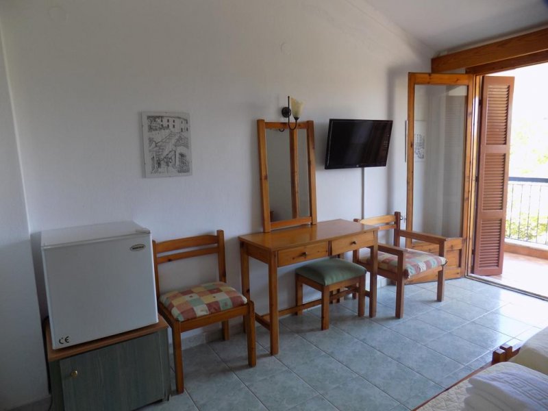 Aiolos Hotel - Снимка 11