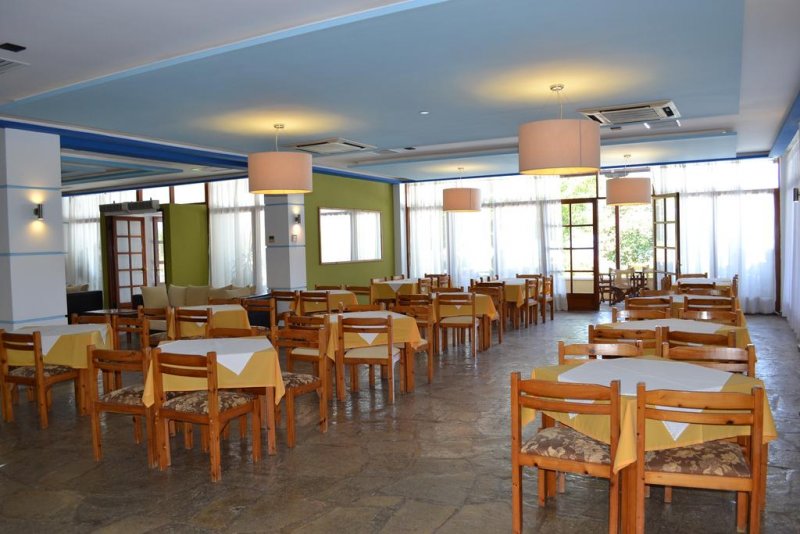 Aiolos Hotel - Снимка 1