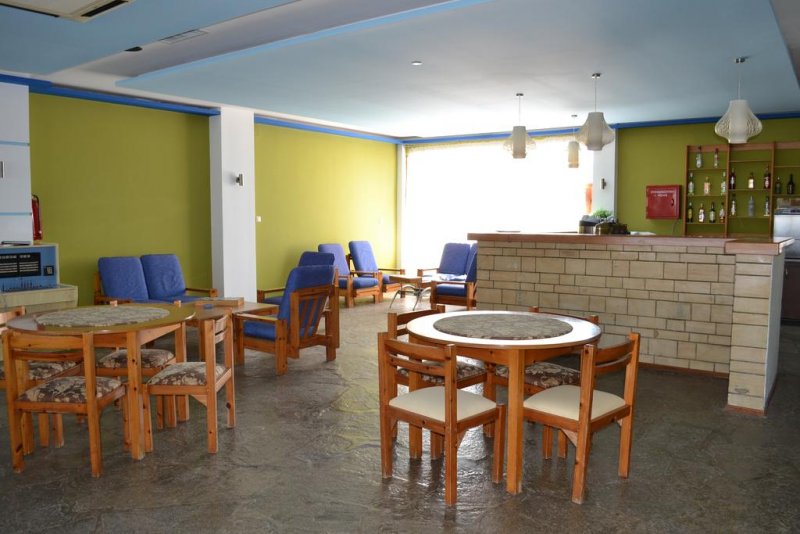 Aiolos Hotel - Снимка 4