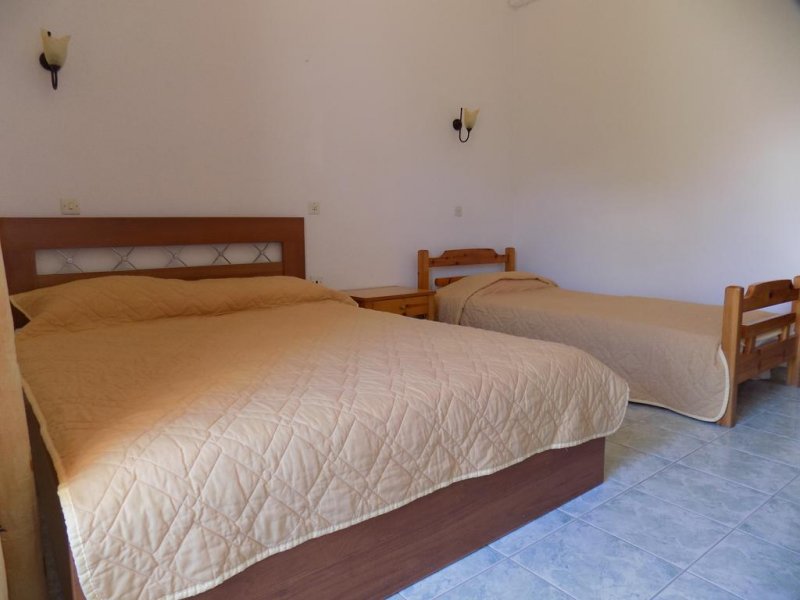 Aiolos Hotel - Снимка 4