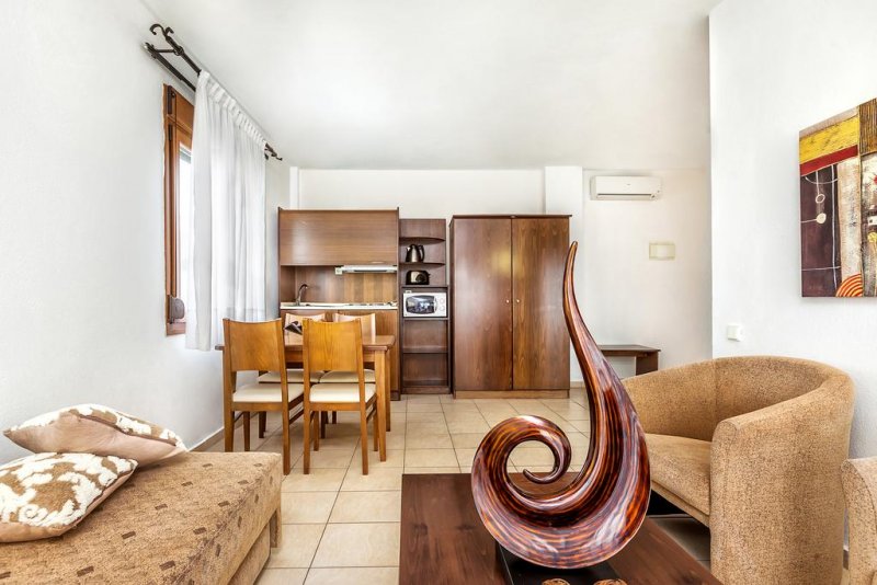 Nereides Hotel Hanioti - Снимка 4