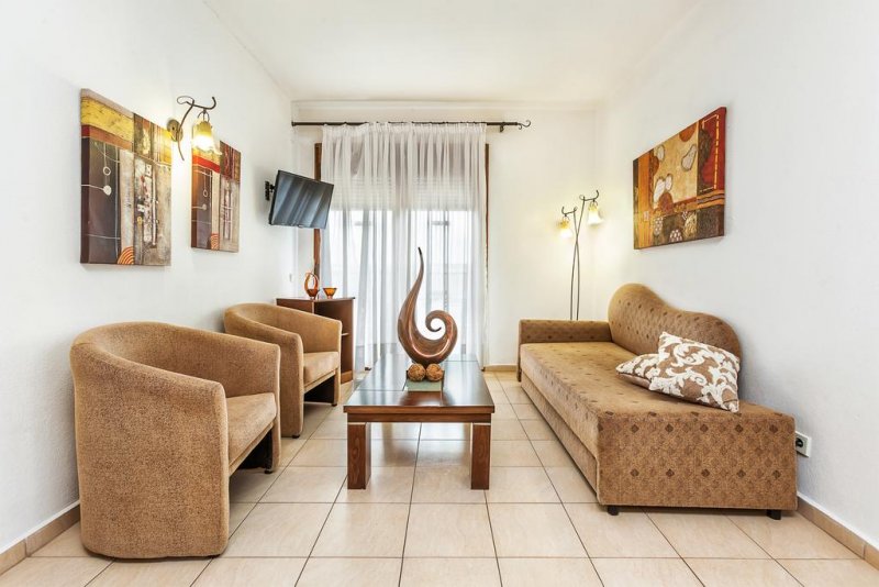 Nereides Hotel Hanioti - Снимка 11