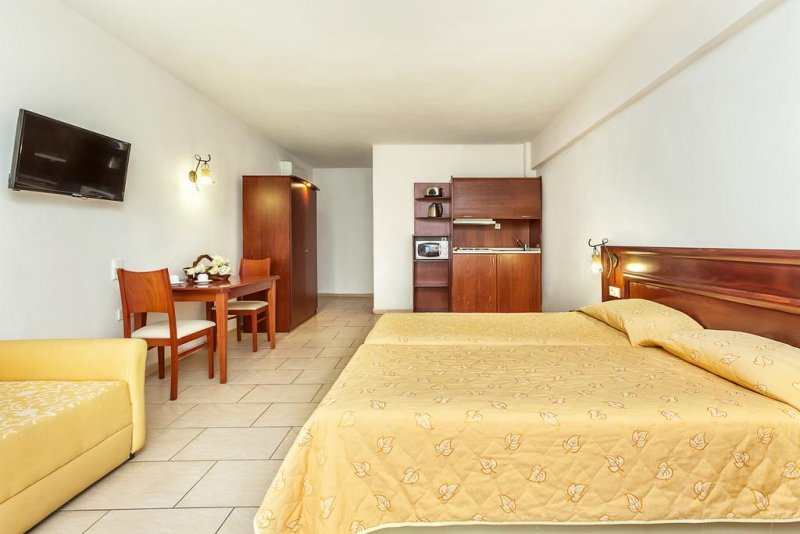 Nereides Hotel Hanioti - Снимка 11