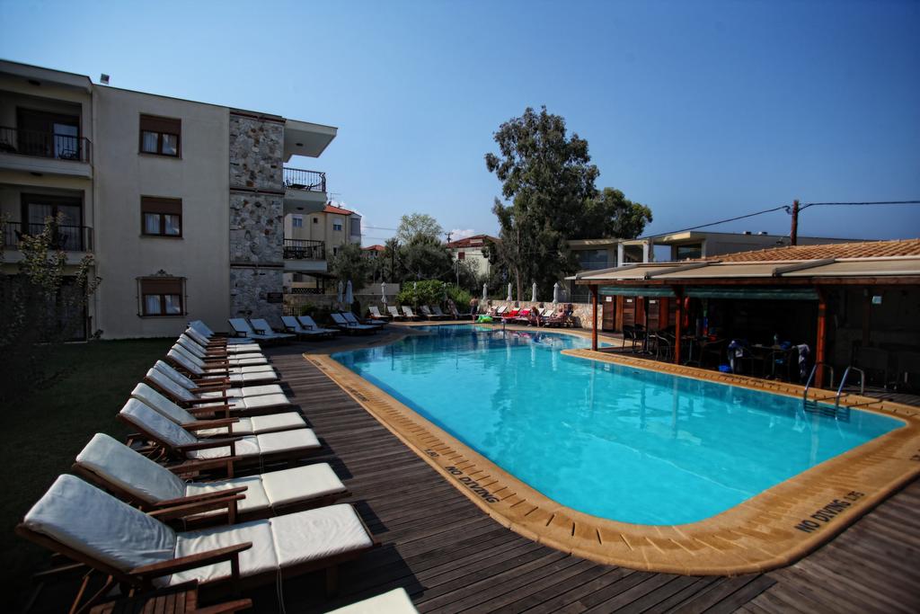 Last Minute: 4 нощувки в Nereides Hotel Hanioti 3*, Ханиоти, Халкидики, Гърция! Дете до 11.99г. - безплатно! - Снимка 