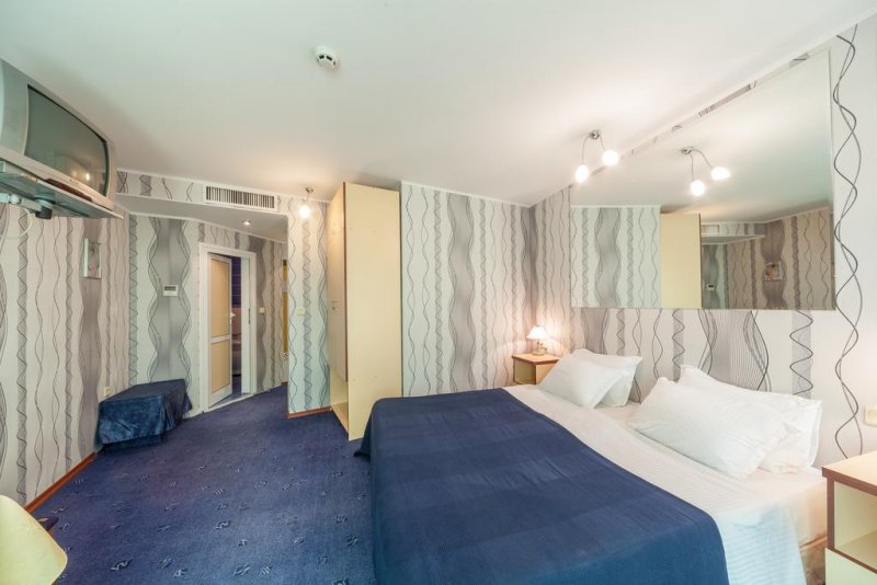 Хотел Елеганс - Снимка 1