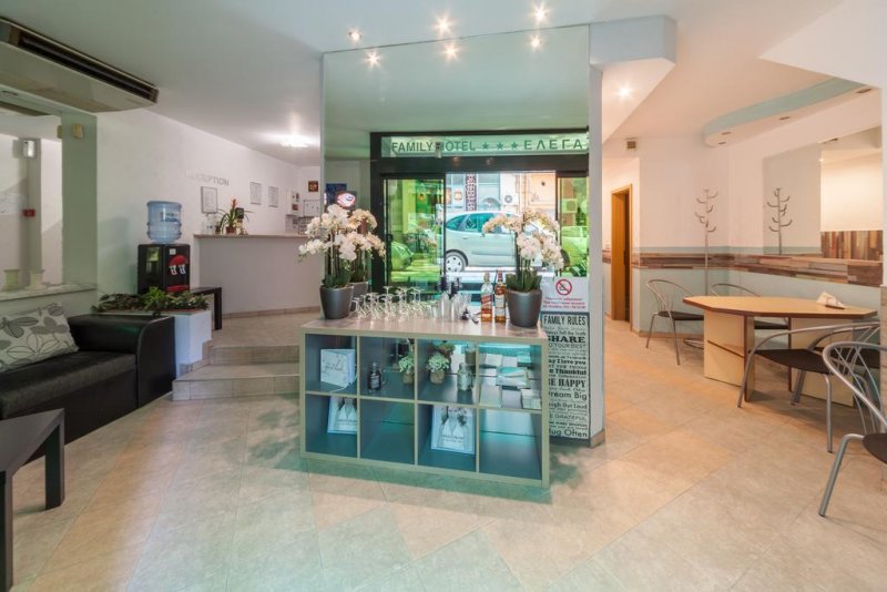 Хотел Елеганс - Снимка 3