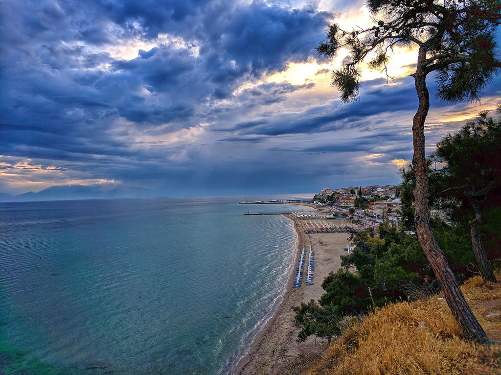 През Август и Септември: 3 нощувки със закуски и вечери в Aegean Blue Beach 4*, Неа Каликратия, Гърция! - Снимка 2
