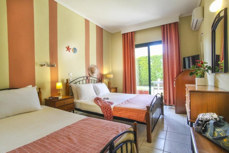 Samel Hotel - Снимка 4