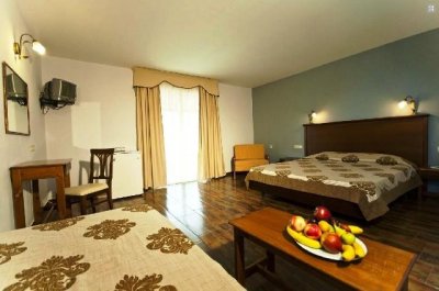 Sun Beach Hotel - Снимка 1