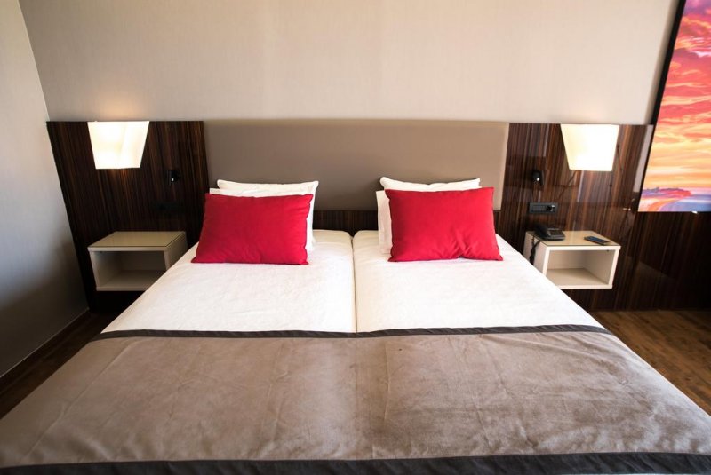 Ramada Plaza Thraki - Снимка 2