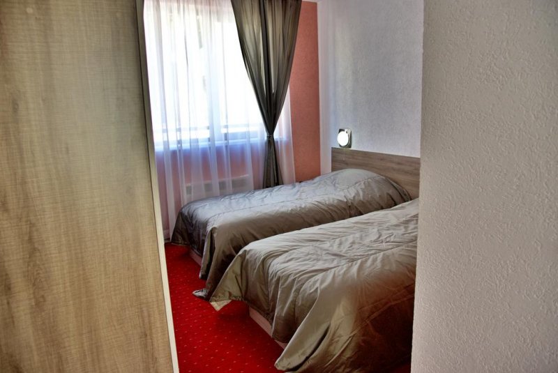 Хотел NAYS - Снимка 1