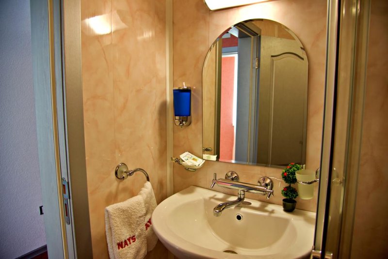 Хотел NAYS - Снимка 7