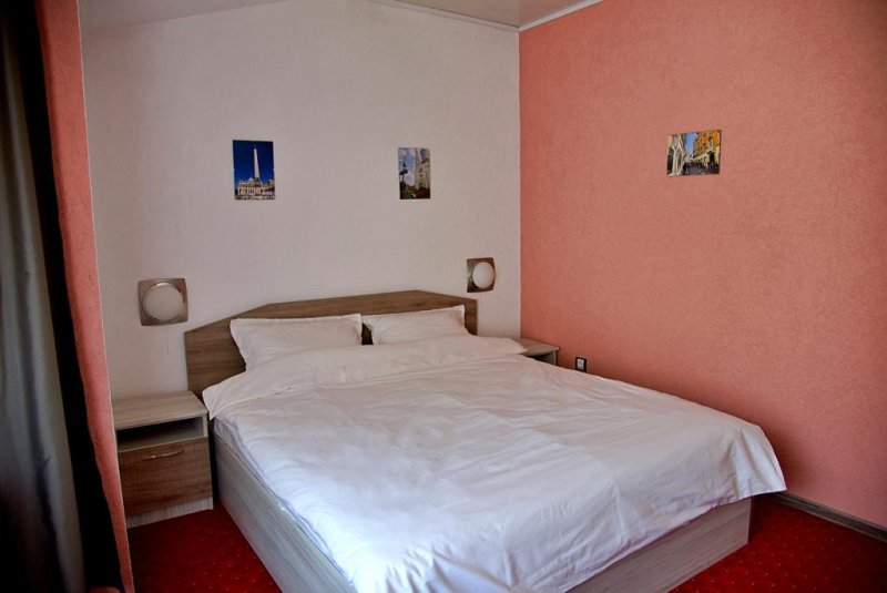 Хотел NAYS - Снимка 7