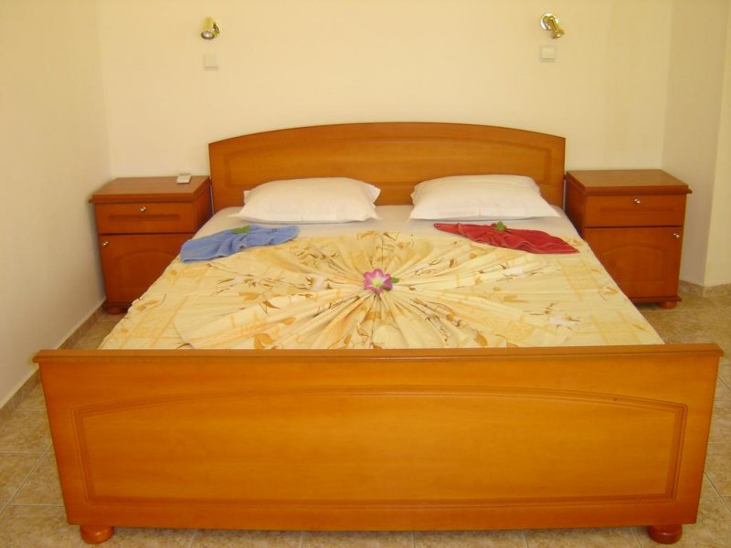 Семеен Хотел Крис - Снимка 1