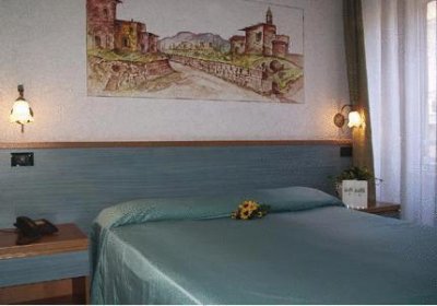 Hotel Tre Stelle - Снимка 2