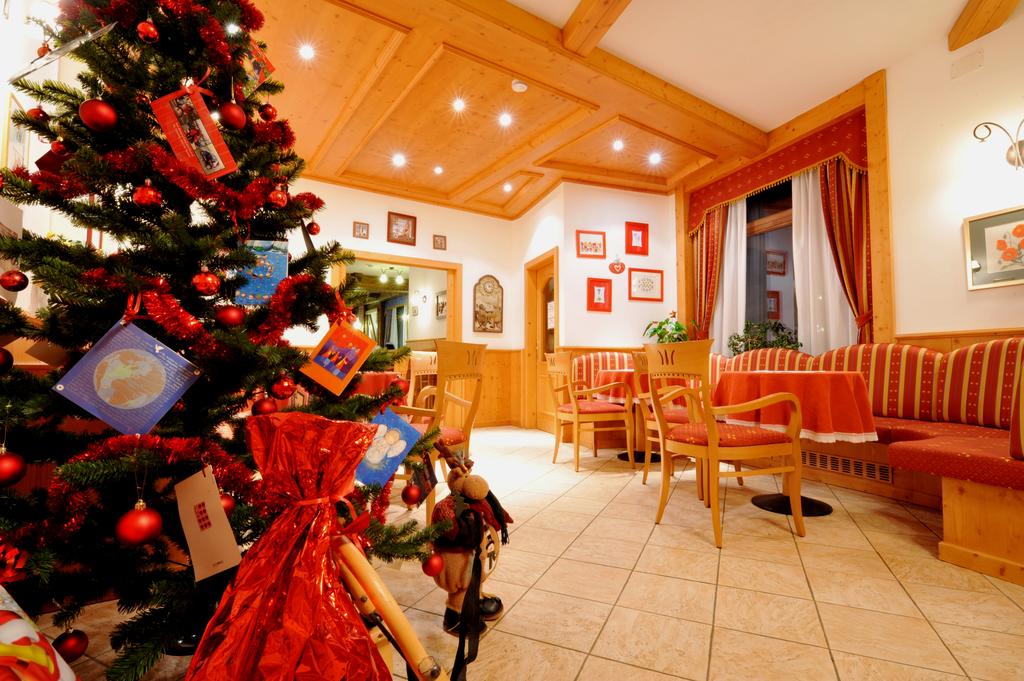 Ски в Пасо Тонале, Италиански Алпи! 7 нощувки със закуски и вечери в хотел Adamello 3* през Януари и Март! - Снимка 13