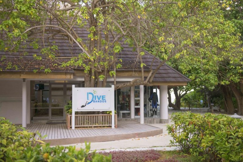 Bandos Island Resort & Spa - Снимка 9