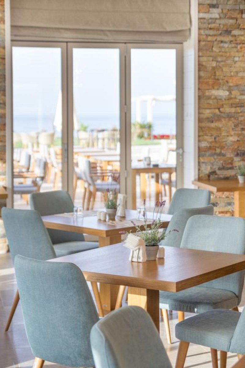 King Maron Wellness Beach Hotel - Снимка 4