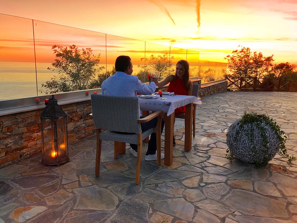 Ранни резервации: 5 нощувки със закуски в King Maron Wellness Beach Hotel 4*, Марония, Гърция през Май и Юни! - Снимка 24