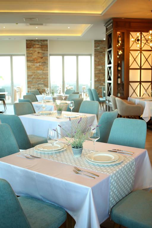 Ранни резервации: 5 нощувки със закуски в King Maron Wellness Beach Hotel 4*, Марония, Гърция през Май и Юни! - Снимка 21