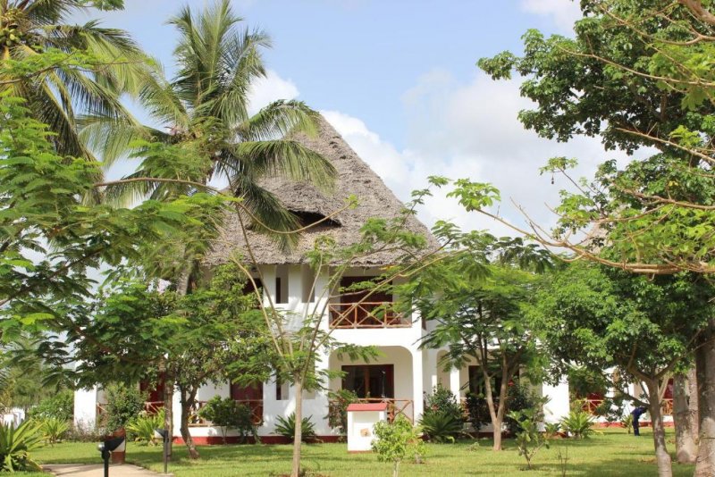 Uroa Bay Resort - Снимка 9