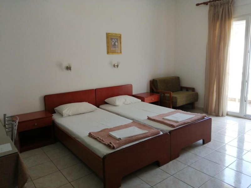 Irini Apartments - Снимка 1