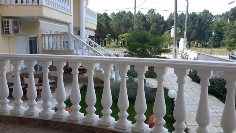 Irini Apartments - Снимка 3